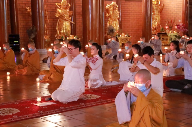 Nhiều nghệ sĩ tham dự khóa tu cầu nguyện cho nạn nhân mất trong đại dịch covid-19